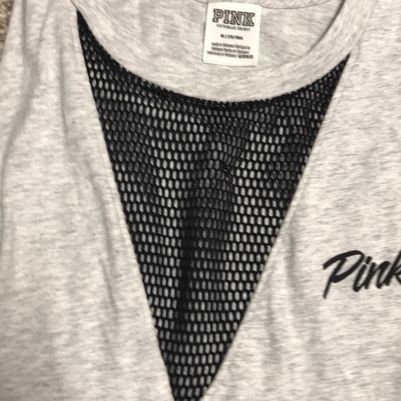 Cropped Muscle Tank - Picture 2 of 2